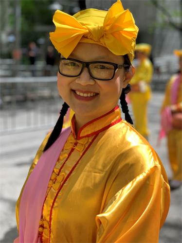 '图32:加拿大学员亭亭'