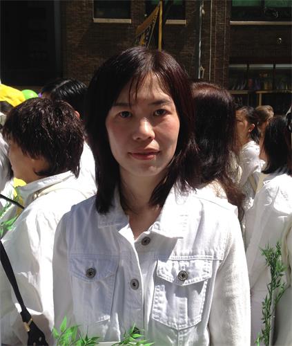 图5:加拿大的赵女士希望自己从对法轮功很排斥到了解真相后走入修炼的经历,能对民众有启发。