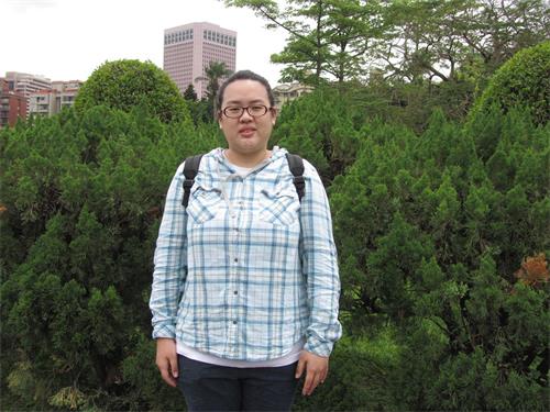 '图25:刘姿伶受感冒病毒侵袭颜面神经病变,几经波折决心坚定修炼大法。'