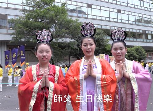 '图8:仙女队的雅然(左),仙姿(中)和法子(右)'