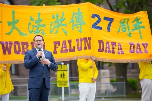 '图5:安省议员、安省绿党领袖施赖纳(Mike Schreiner)赞颂法轮功造福社会。'