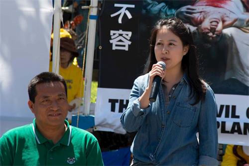 '图14:来自北京的八零后张嘉琦女士(右)'