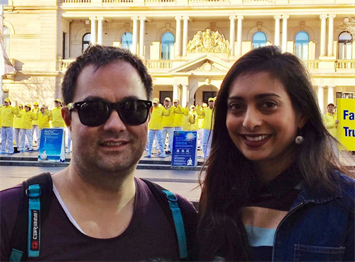 '图12:在墨尔本政府部门工作的蒂姆·塞佛(Tim Sefo )和杰西卡(Jessica Cerejo)'