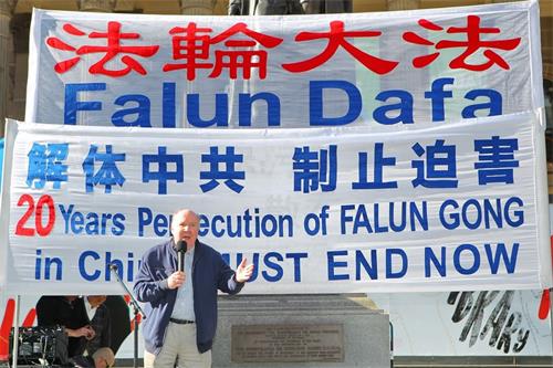 '图13:澳洲国家公民委员会前主席威斯特摩尔(Peter Westmore)先生。'