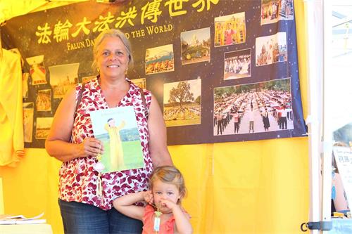 '图8:埃斯特·阿曼(Esther Ammann)认为如果人们都按照“真善忍”生活,整个世界都会和平。'