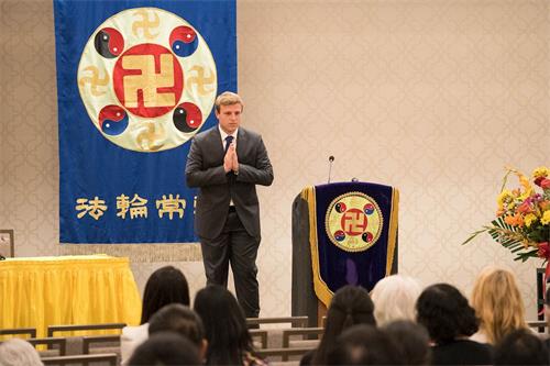 '图2~5:法轮功学员在二零一九年美中法会上交流修炼心得'