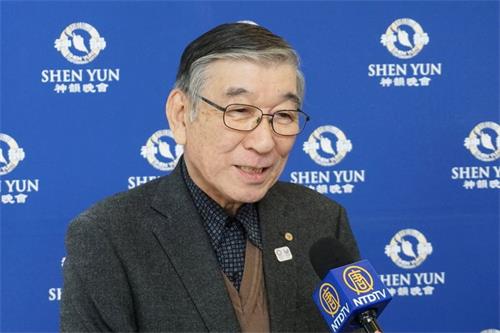 '图12:东京行政相谈委员协议会副会长荒井正雄(Arai Masao)观看了十六日在府中市的神韵晚会后,感叹说:“太精彩了,超出我的想像,非常敬佩!”'