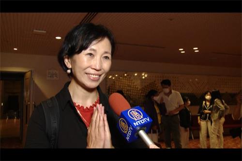 '图6:法轮功学员藤岛亚希子说,每到佳节,大法弟子们都想对师父表达感恩。'