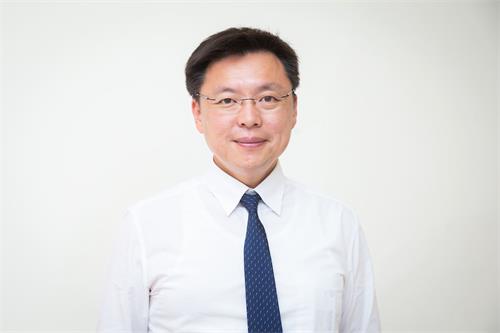 '图2:台湾立委赵天麟向法轮功学员表达敬意,并希望学员继续加油。'