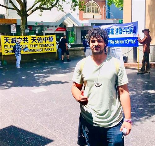 '图9:悉尼居民马威伊·巴鲁切萨(Mahuii Barlucesa)说:“我完全反对中共,我认为每个人都应该反对中共。”'