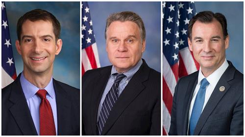 '图:左起,美国参议员汤姆·科顿(Tom Cotton),跨党派国会众议员克里斯·史密斯(Chris Smith)和托马斯·苏奥齐(Thoms Suozzi)'