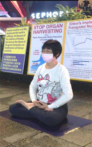 图9:修炼法轮大法已有十七年的郭淑芳表示,她一定要站出来告诉人们真相,告诉人们法轮大法好,真善忍好!