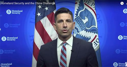 '图:美国国土安全部代理部长查德·沃尔夫(Chad Wolf)12月20日在传统基金会(Heritage Foundation)主办的网络会议上发表的演讲中表示,中共对美国和世界构成严重威胁。 (网络截图)'