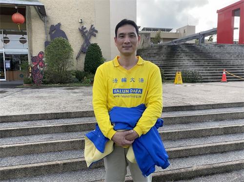 '图6:游先生修炼法轮功两个月后,困扰他多年的“骨刺”(腰椎间盘突出)不药而愈。'