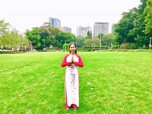 '图7:法轮功新学员黄施飞感恩师父!恭祝师父新年快乐!'