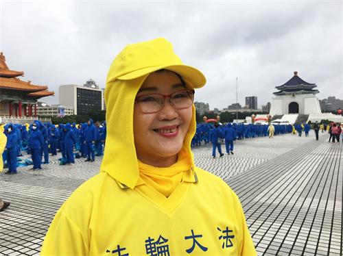 '图5:朱美娘已修炼二十一年,看不出已七十岁了,皮肤光滑细嫩,精神奕奕。'