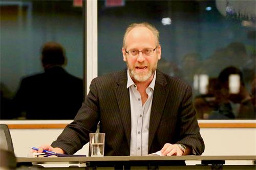 '图:渥太华麦克唐纳德·劳里尔学院(MLI,Macdonald-Laurier Institute)高级研究员J. Michael Cole(中文名:寇谧将)'