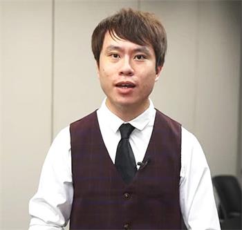 图3: 有“票王”之称的民主党立法会议员邝俊宇,在二零零九年神韵艺术团来港受阻时,就曾接受过大纪元访问并签名支持神韵。