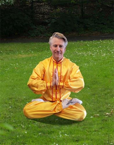 '图4:埃德蒙顿西人法轮功学员斯考特。'