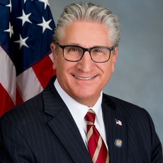 '纽约州参议员詹姆斯·特迪斯科(James N.Tedisco)'