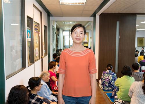 '图4:来自越南的秀芳很感谢师父给她新生命,体会无病一身轻的美妙,现在家族有多人相继走入修炼。'