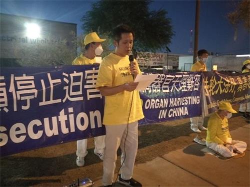 '图3:来自中国大陆的法轮功学员、原政府公务员和律师马先生(Sam Ma)在集会上发言'