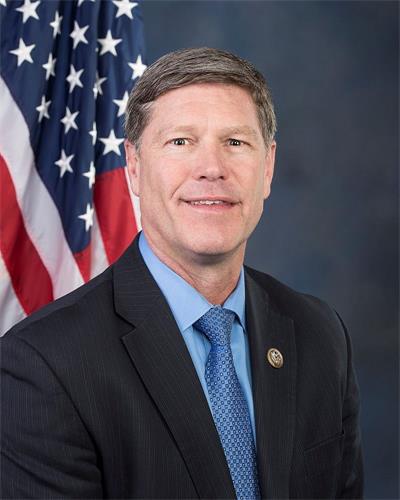 '图9:法轮功反迫害二十一周年,威斯康辛州(Wisconsin)民主党籍联邦众议员罗恩·金德(Rep.