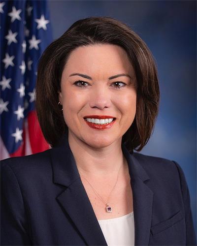 '图27:法轮功反迫害二十一周年,明尼苏达州(Minnesota)民主党籍联邦众议员安吉·克雷格(Rep.