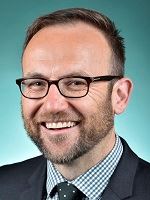 '图5:维州联邦议员、绿党领袖亚当・班特(Adam Bandt)先生。'