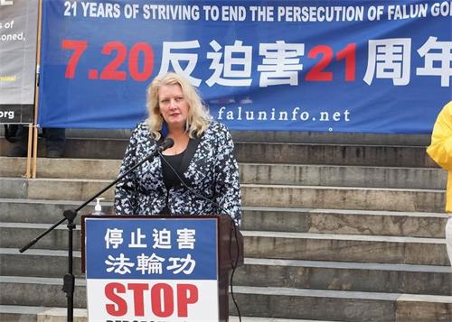 '图3:南澳立法会(MLC)议员谭米·弗兰克斯(Tammy Franks)在发言'