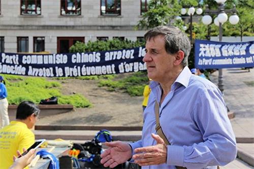 '图10:曾在东德生活过的米勒·奥利芬(Miles Oliphant)一针见血地指出,“中共不是我们的朋友”。'