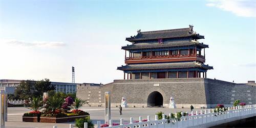 '图7 新建仿古永定门城楼'