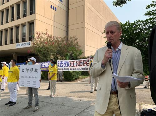 '图5:美西反活摘医生协会代表丘吉尔医生(Dana Churchill)'