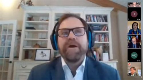 '图4:最佳出版国际组织的首席执行官拜克森戴尔(Dean Baxendale)。(视频截图)'