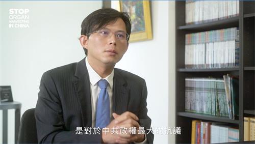 '图4:立法委员黄国昌表示:“每一个作品,他代表的是对于人权的关怀,是对于中共政权最大的抗议。”'