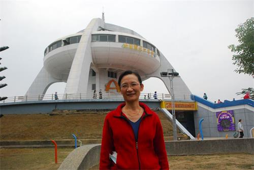 '图3:秀姿非常感恩师父,她说放下执著,路就开了。'