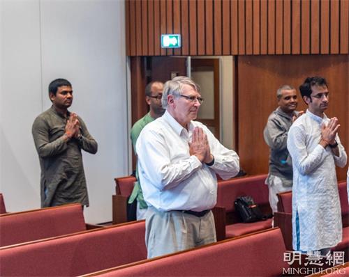 '图3:Gerard Noodt宗教与信仰自由基金会主席、比利时布鲁塞尔人权无国界理事会成员,汉斯·努特先生(Hans Noot,图中)认为中共在掠夺人性。'
