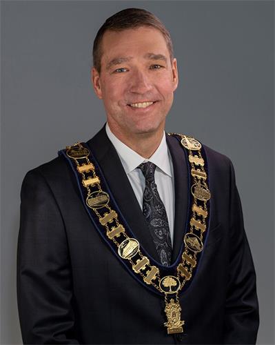'图6:纽马克特镇都(Town of Newmarket)约翰·泰勒(John Taylor)市长'
