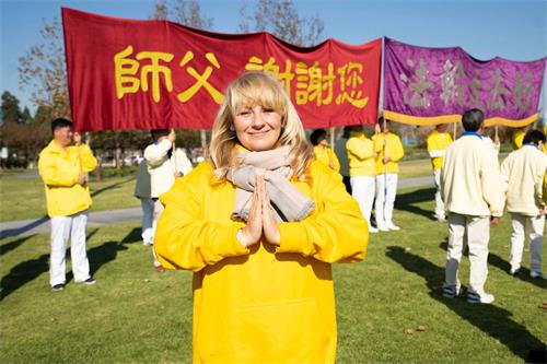 '图4:新年来临之际,修炼两个月的玛尔塔·波普拉瓦(Marta Poprawa)说:“我感到自己很荣幸,谢谢师父,祝师父新年快乐。”(大纪元)'