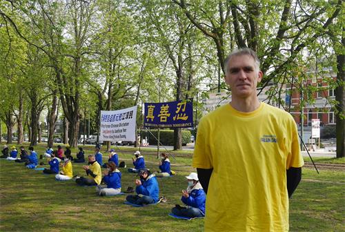 '图6:法轮功学员尼克·拜内斯(Nico Bijnens)认为,当前这场中共病毒疫情和中共对法轮功的迫害有一个共同点,就是中共带来的危害超出了人们的想象。'