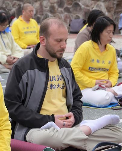 '图6:在电视和媒体行业担任软件培训师的埃里克(Erik Meltzer)二零零零年听闻走入大法修炼,至今已有二十一年。'