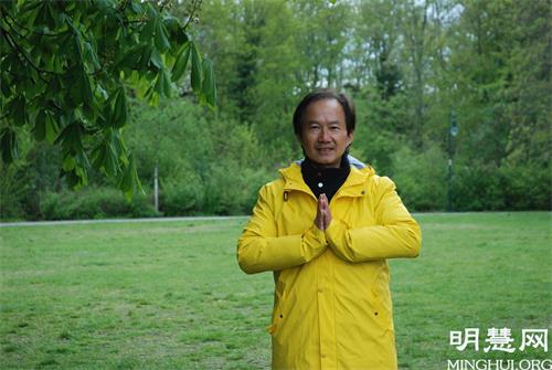 '图5:杜宝丕衷心感恩李洪志师父把法轮大法传给所有族裔。'