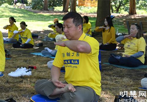 '图五:法轮功学员刘文宇阅读了《转法轮》后,很多人生疑问得到了解答。'