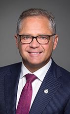 '图9:卡尔加里Confederation选区国会议员Len Webber'