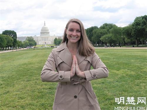 '图6:法轮功学员玛利娜(Melina)说:谢谢您,师父!我一定按照‘真、善、忍’,坚持不懈地修炼身心。”'