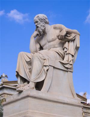 图:当代希腊国立雅典学院(Academy of Athens)前的苏格拉底雕像,作者为十九世纪雕塑家德罗西斯(Leonidas Drosis)和皮卡雷利(Attilio Picarelli)。(网络图片)