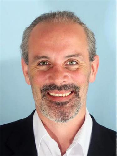 '图12:高威市议员加布里埃尔·克伦纳利(Councillor Gabriel Cronnelly)'