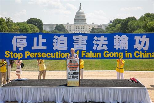 '图8:“基督教自由国际”(Christian Freedom International)组织主席温迪·赖特(Wendy Wright)表示,她于2006年了解到中共对法轮功的迫害。她说,证明的负担应该是中共证明没有活摘器官,而不是受害者要证明罪行的存在。'