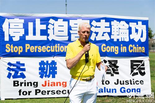 '图11:医生反活摘器官医生联盟”美西代表达纳·丘吉尔(Dana Churchill)医师'