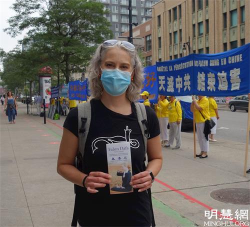 '图9:高中老师梅兰妮(Melanie)说:法轮大法修炼者没有做错任何事,中共凭什么要迫害?'